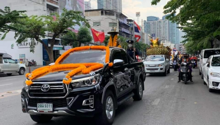 โรงทานสมเด็จพระเจ้าตากสินมหาราช แห่สมเด็จพระเจ้าตากสินมหาราชประจำปี (ตรงกับวันที่ 27 ธันวาคม ของทุกปี) ณ วงเวียนใหญ่ เขตธนบุรี